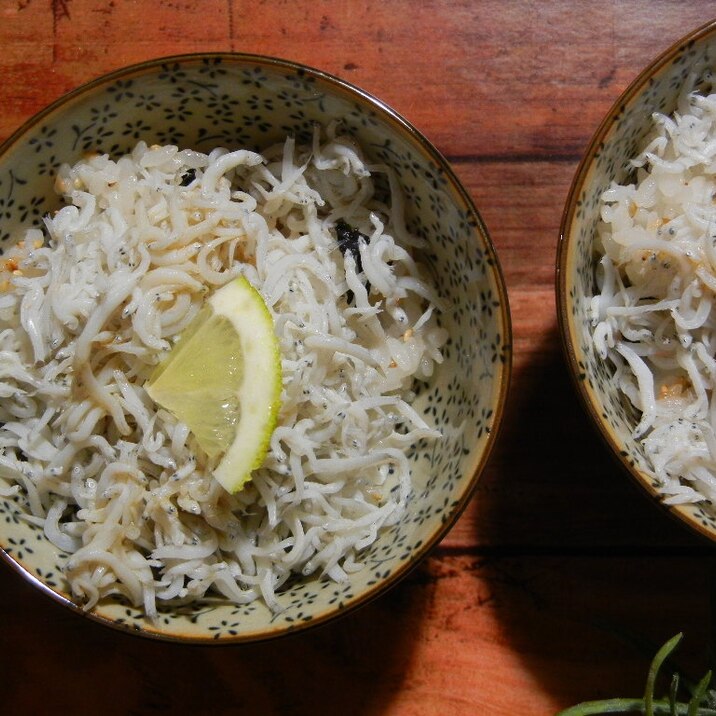 梅ワカメの混ぜご飯　シラスたっぷりで